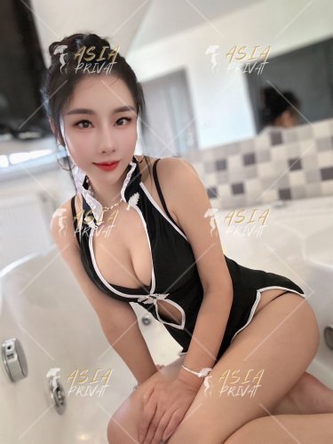 LESBYSHOW AMY MILA
