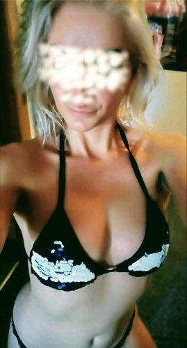 SLADKÁ SEXY ČIČI JANNI